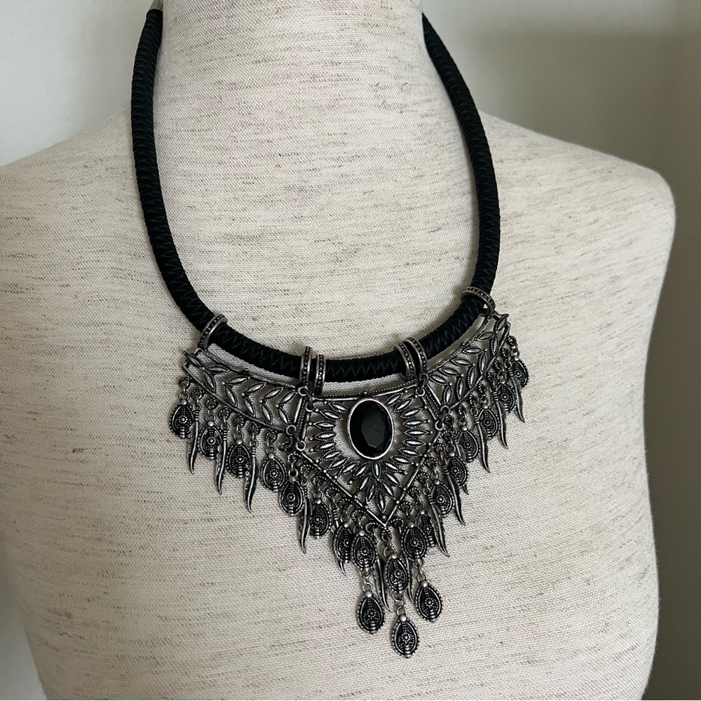 NWOT Bohemian Statement Necklace